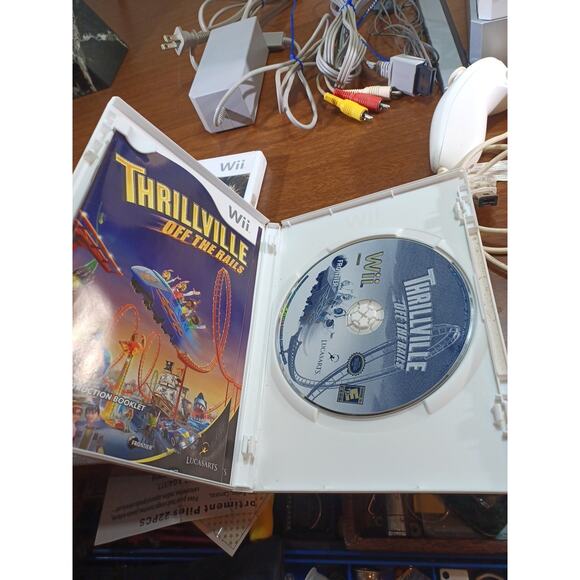 Nintendo Wii Consol Bundle Medal Of Honor/Thrillville Tested And Played - Picture 7 of 9